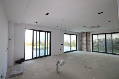 Interior 4