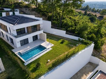 Exterior 4