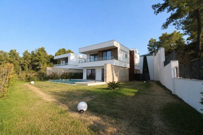 Exterior 5