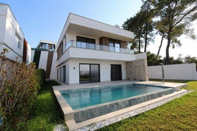 Exterior 8