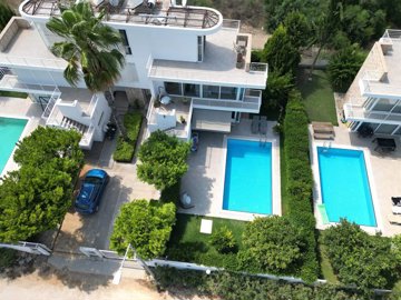 Exterior 4