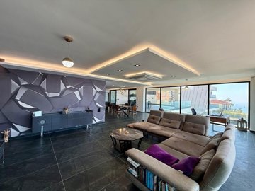 Interior 3