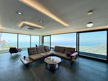 Interior 7