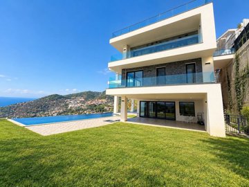 Exterior 4