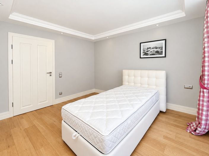 Image No.25-3 Bed Apartment for sale