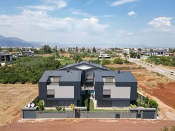 Exterior 3