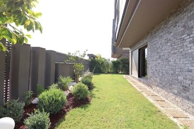 Exterior 9