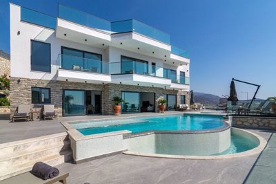 Exterior 3