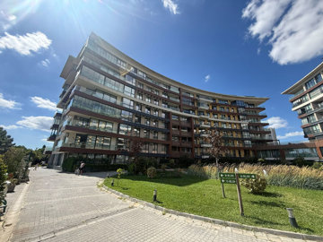 Exterior 3