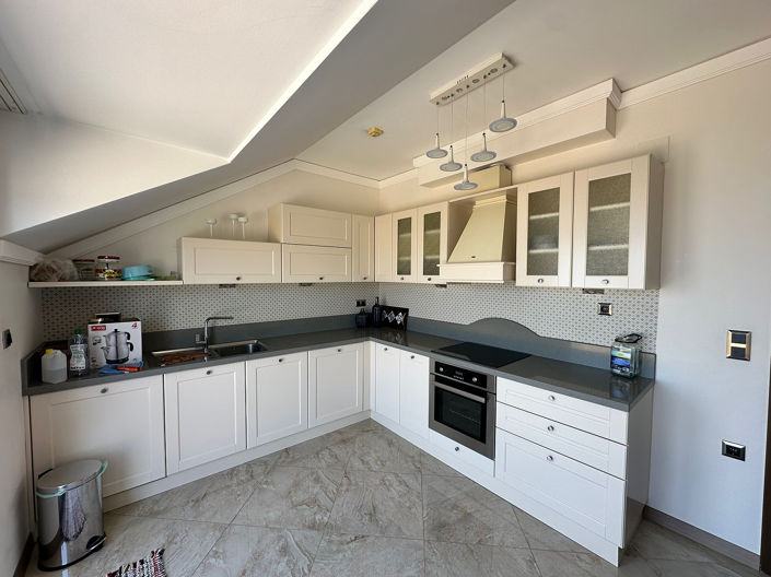 Image No.11-6 Bed Apartment for sale