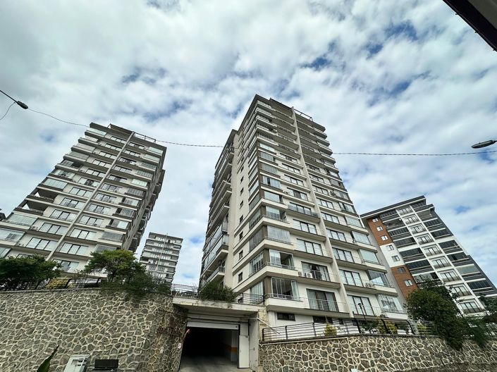Image No.2-6 Bed Apartment for sale