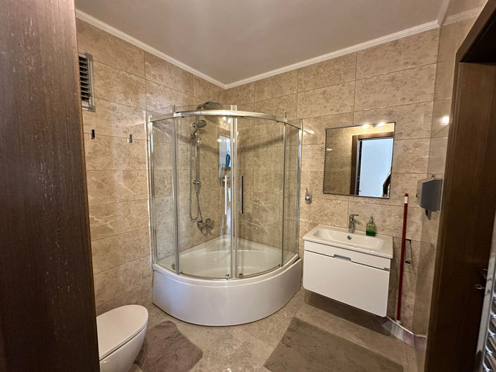 Image No.22-6 Bed Apartment for sale
