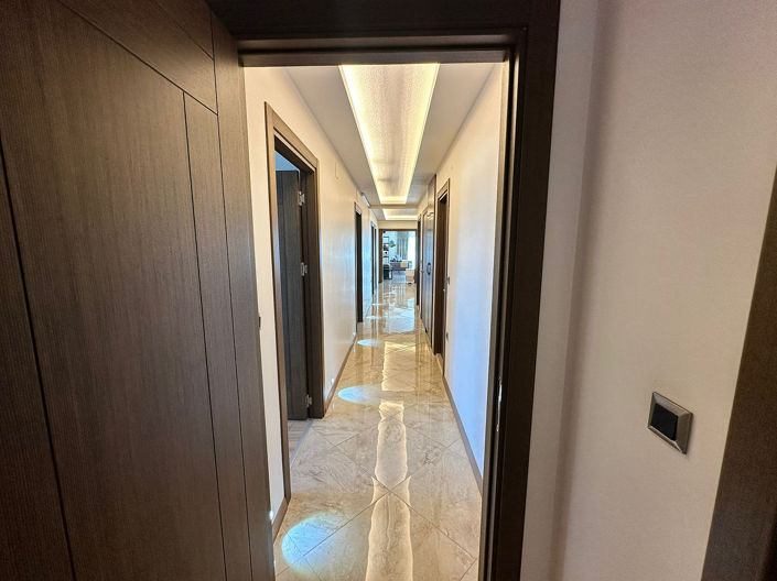 Image No.24-6 Bed Apartment for sale
