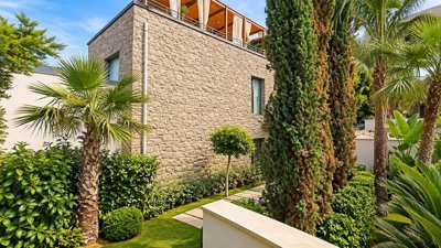 Exterior 9