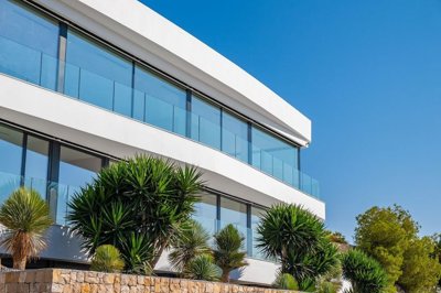 Exterior 12