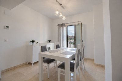 Interior 6