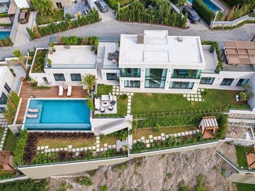 Exterior 4