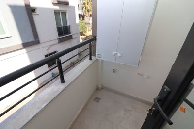 Interior 8