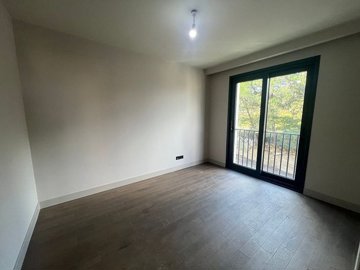 Interior 4