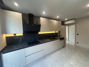 Interior 3