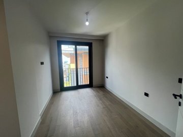 Interior 6