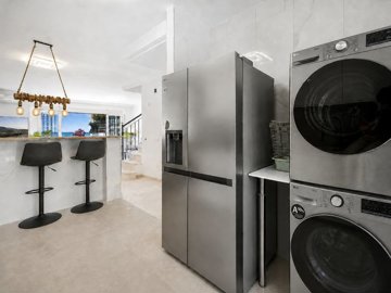 Interior 4