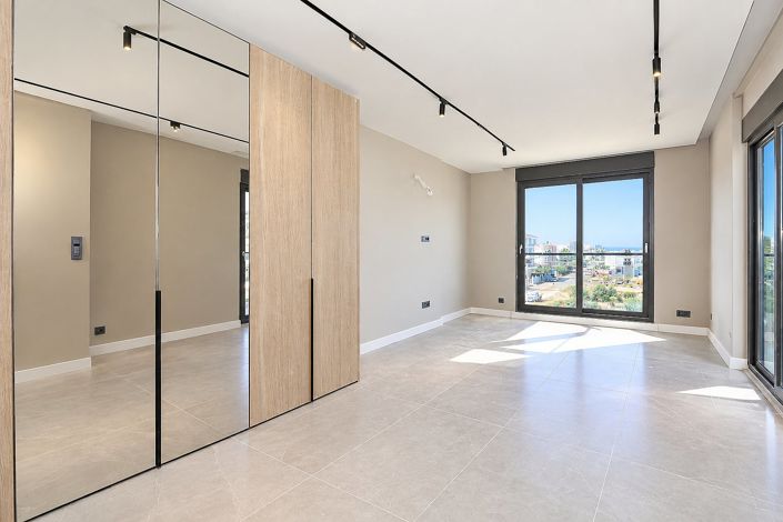 Image No.8-12 Bed House/Villa for sale