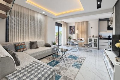 Interior 8
