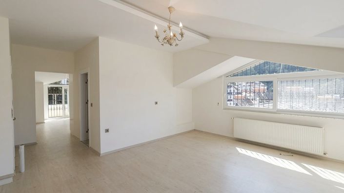 Image No.10-4 Bed Apartment for sale
