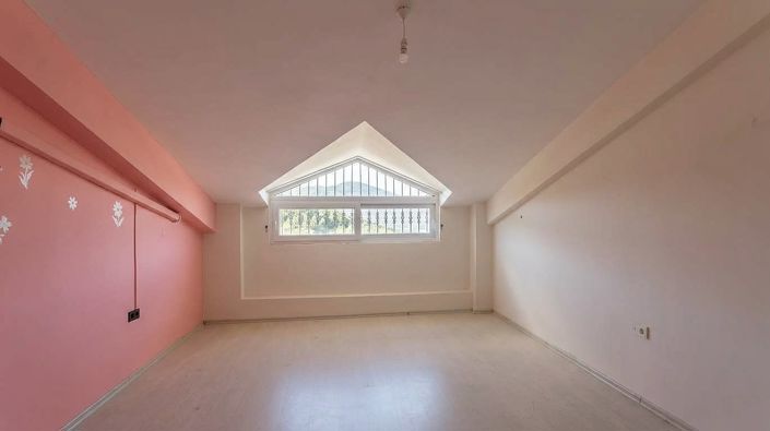 Image No.12-4 Bed Apartment for sale