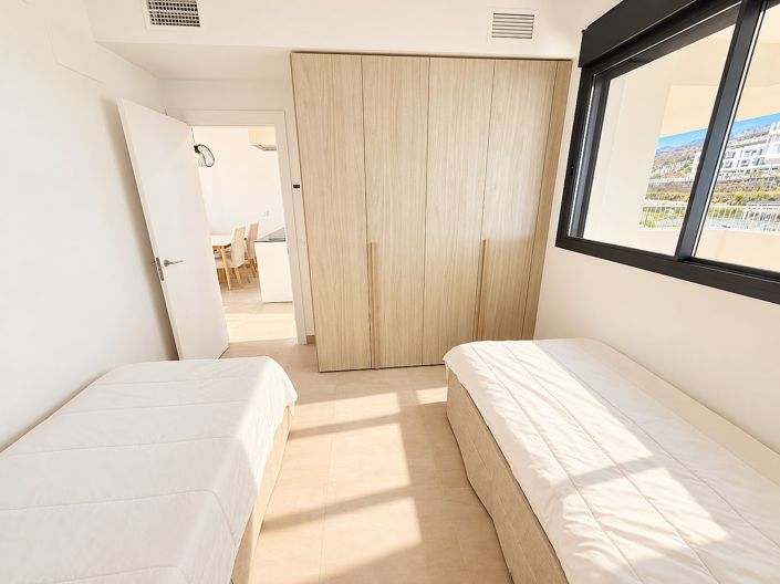 Image No.20-2 Bed Apartment for sale