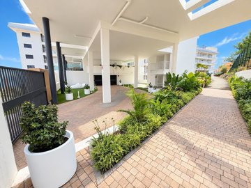 Exterior 3