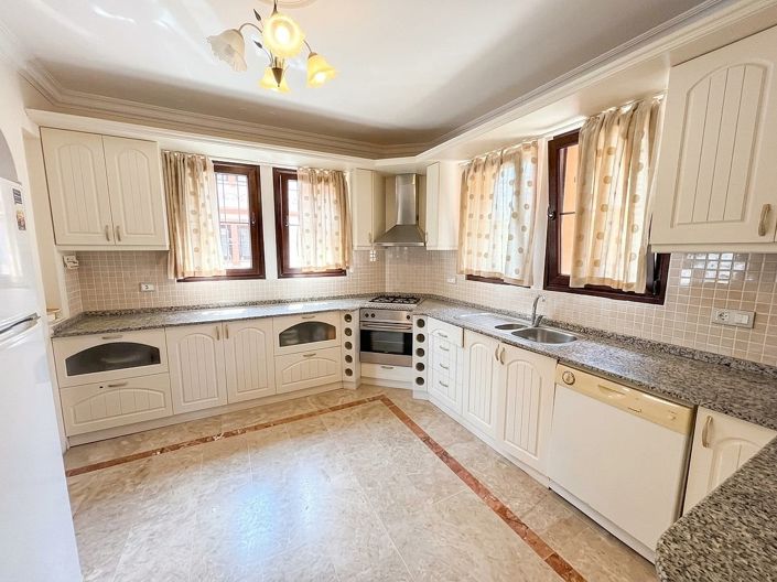 Image No.7-5 Bed House/Villa for sale