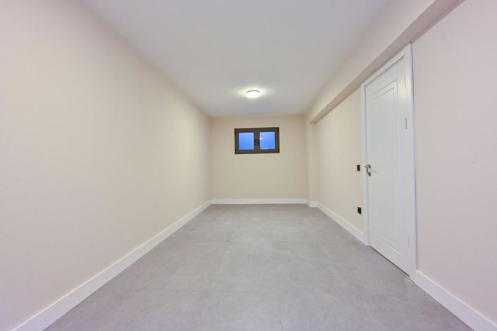 Image No.30-5 Bed House/Villa for sale