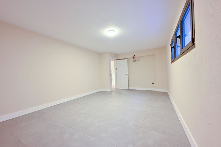 Image No.33-5 Bed House/Villa for sale