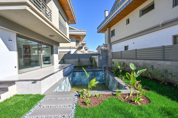 Image No.4-5 Bed House/Villa for sale