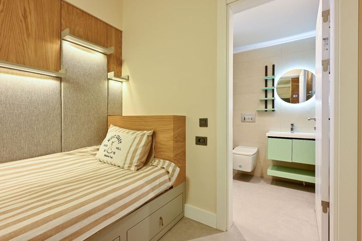 Image No.26-8 Bed House/Villa for sale