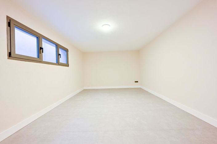 Image No.34-8 Bed House/Villa for sale