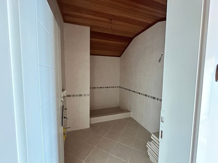 Image No.24-6 Bed House/Villa for sale