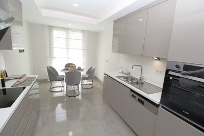 Interior 4