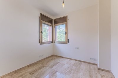 Interior 9