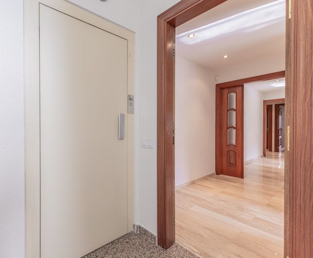 Image No.24-8 Bed House/Villa for sale