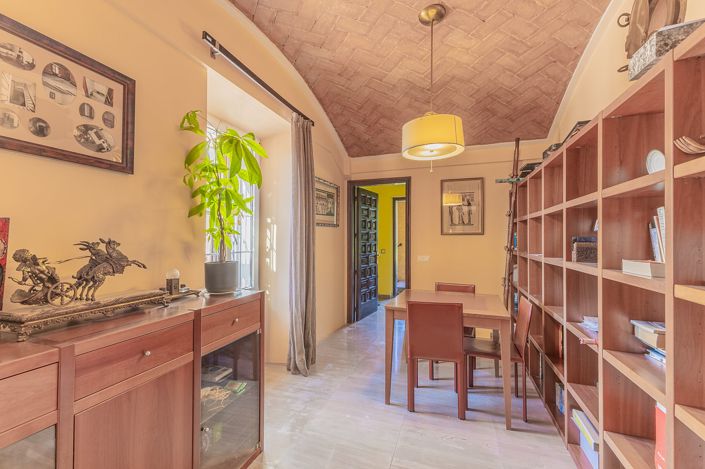 Image No.11-9 Bed House/Villa for sale
