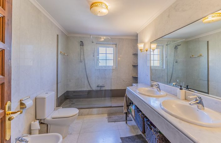 Image No.35-9 Bed House/Villa for sale