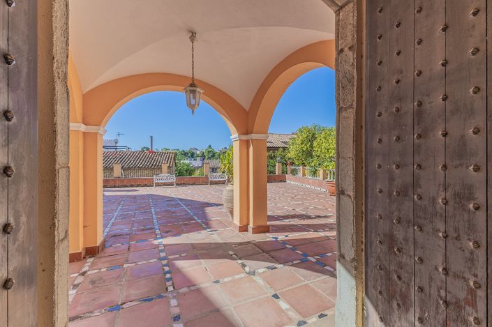 Image No.8-9 Bed House/Villa for sale