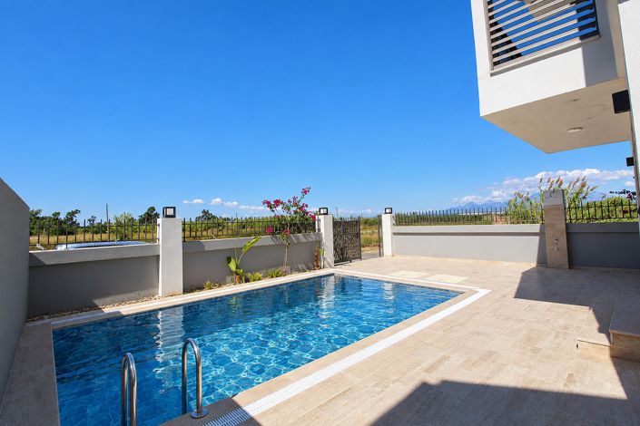 Image No.6-5 Bed House/Villa for sale