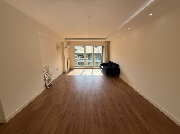 Image No.11-3 Bed Apartment for sale