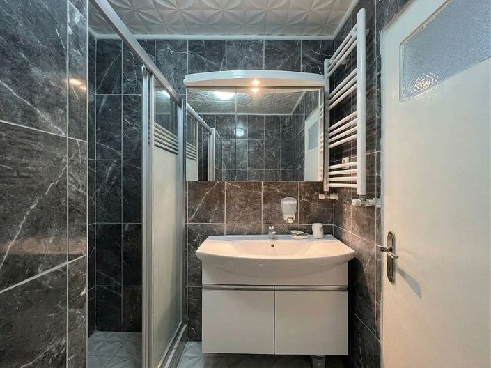 Image No.21-3 Bed Apartment for sale