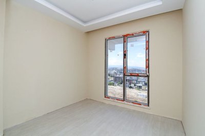 Interior 8