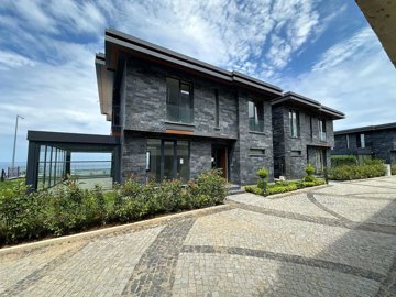 Exterior 1